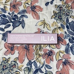 ILIA liquid powder matte eye tint